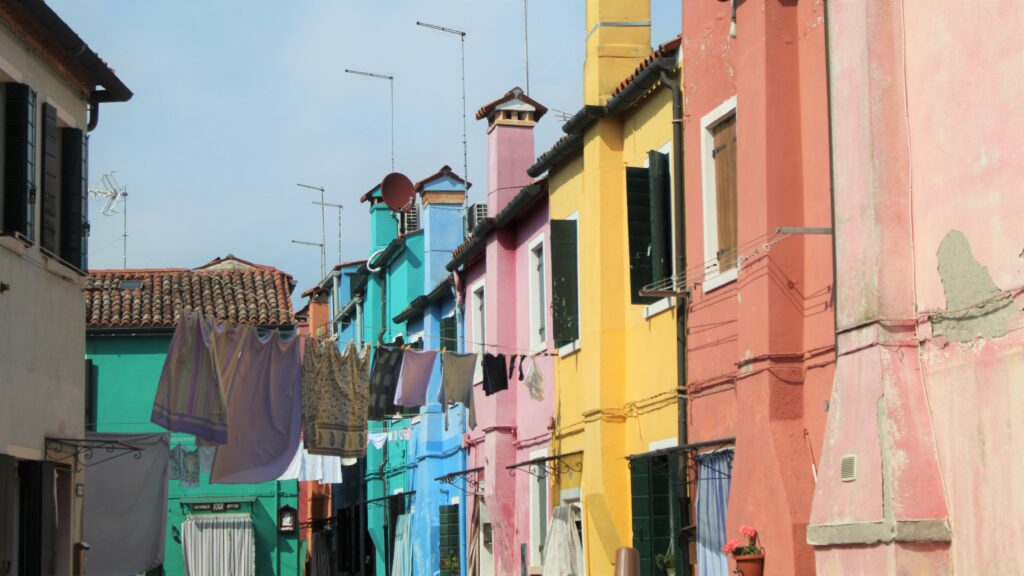 Burano isola inedita e tradizione