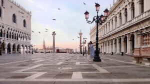 Venezia all’alba, il risveglio della città