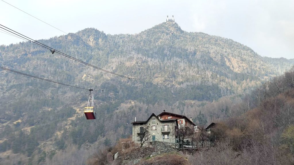 Chiesa Valmalenco in inverno