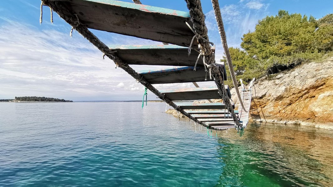 Pula e il mare della Croazia