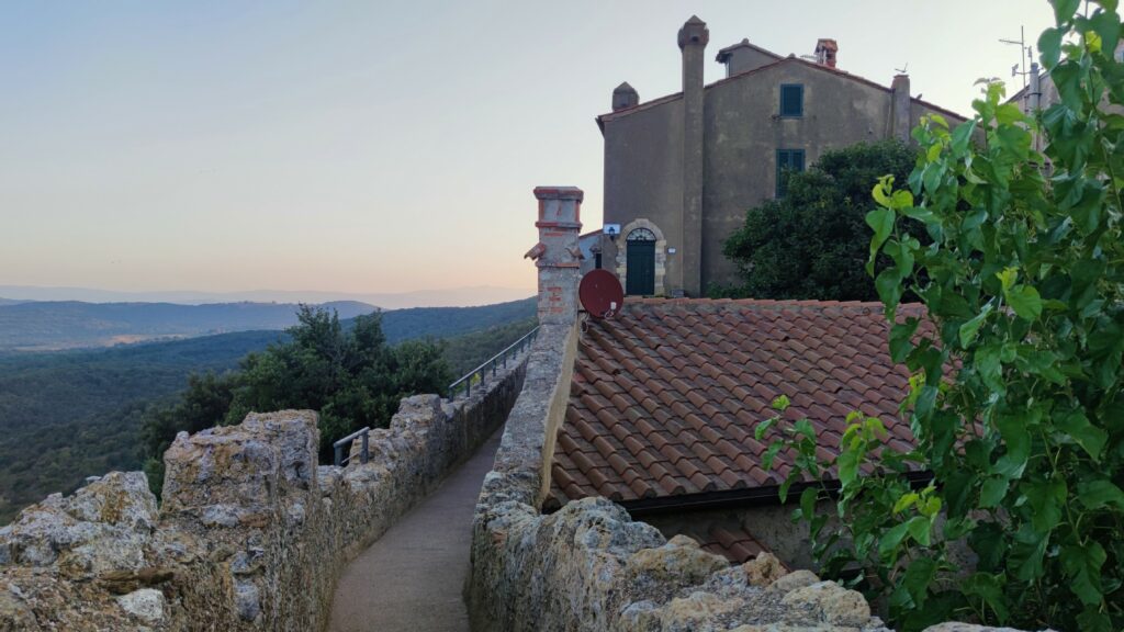 Informazioni pratiche per visitare il Giardino dei Tarocchi e dintorni